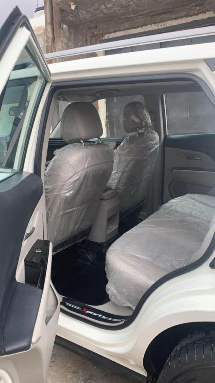سلام عليكم 🚗 للبيع |  سانغ يونغ كوراندو 2022 كوري  (رقم بغداد)
📍 الموقع: ديالى _ بلدروز 

✨ مطلوبه للشركة | حالة ممتازة جداً 

🔹 المواصفات:
• موديل: 2022
• قير: أوتوماتيك
• محرك: 1500 .2000 تيربو  (4 سلندر)
• الوقود: بنزين
• اللون: أبيض

🛠️ التجهيزات:
• شاشة + Apple CarPlay & Android Auto
• بصمة + دخول ذكي +مري شفط+ اشاير ترحيب عند الاقتراب 
• فتحة سقف بانوراما
• كاميرا خلفية + حساسات أمامية وخلفية
• أنوار LED + بلوجكترات
• شفتات ستيرن + وضعيات قيادة (سبورت/اعتيادي ترب)
• ويل: 18
• مثبت سرعة + تحكم بالستيرن
• تكييف قوي ❄️

• الفحص جاهز بأي مكان يعجبك✔️

───────────────
💼 ملاحظة:سياره ب اسمي حاليا ومطلوبه للشركه اني ادفع للمصرف نروح اني ومشاري نسدد عليها وتحول سياره  وتسجله ب اسمك مباشرا  
───────────────
💰 السعر:160وبيها مجال 
للأستفسار :
📞 ***********
***********
