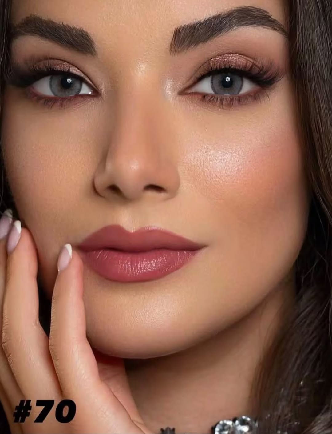 ✨ عدسات كوكي السنوية ✨
تريدين نظرة تخبل وتغيّر اللوك؟ 😍👁️
كوكي تخلي عيونچ أحلى وأجمل بكل طلّة 🤎
اختاري لونچ المفضل وخلي عيونچ تحچي عنچ ✨💕

نص مكتوب في الصور:
- تعالي شوفي جمال العدسات السنوية من koki
- 40#
- 20#
- 50#
- 90
- #10
- 80#
- 60#
- #70
- 30#