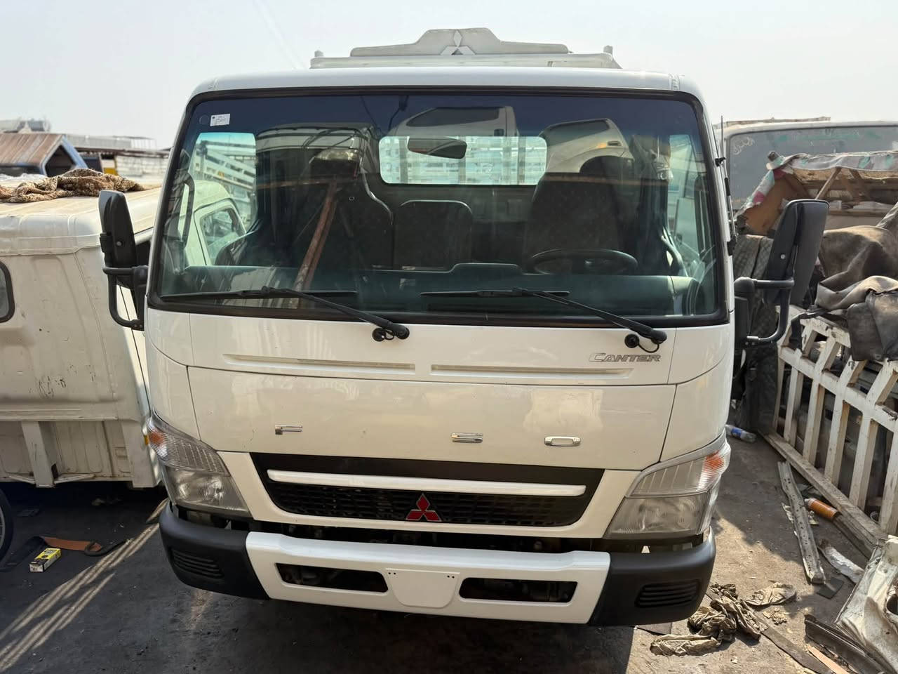 من رخصت الادمن كنتر مديل ٢٠٢٠ 
تخم تاير ١٧/٥ /٢٢٥/٨٠ برجستن ***********
حداديه  جلال محرك مكفول لا تنقيص ولا تبخير 
السياره مابيه قطره صبغ ولا بارد ***********
فرشه البدي بليت ٣ ملم (رقم وسنويه نكليزي لل٣٠)
تحويل ثاني يوم ***********
عنوانهاااا البصره مركز البصره 
محلات الحاج صالح ***********
