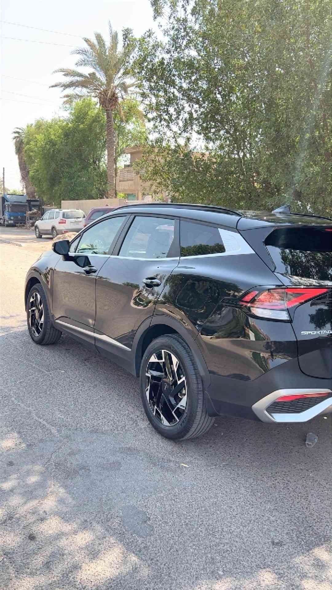السلام عليكم 
سبورتج 2025 وراد امريكي حادثه جاملغ وبنيد بدون ايرباك 
رقم بغداد تحويل مباشر 
مواصفاته بصمه وتشغيل عن بعد 
رادار امامي وجانبي
كنات جلد وكهرباء + كشنات الاماميه تدفئه
ستيرن تدفئه 
اطفاء ذاتي 
سايد بريك بصمه 
فور ويل درايف 
تحكم مقود كامل
وباقي المواصفات المعروفه 
مكان السياره بغداد الشعب 
للاستفسار الاتصال 
***********

نص مكتوب في الصور:
- 2025 فول