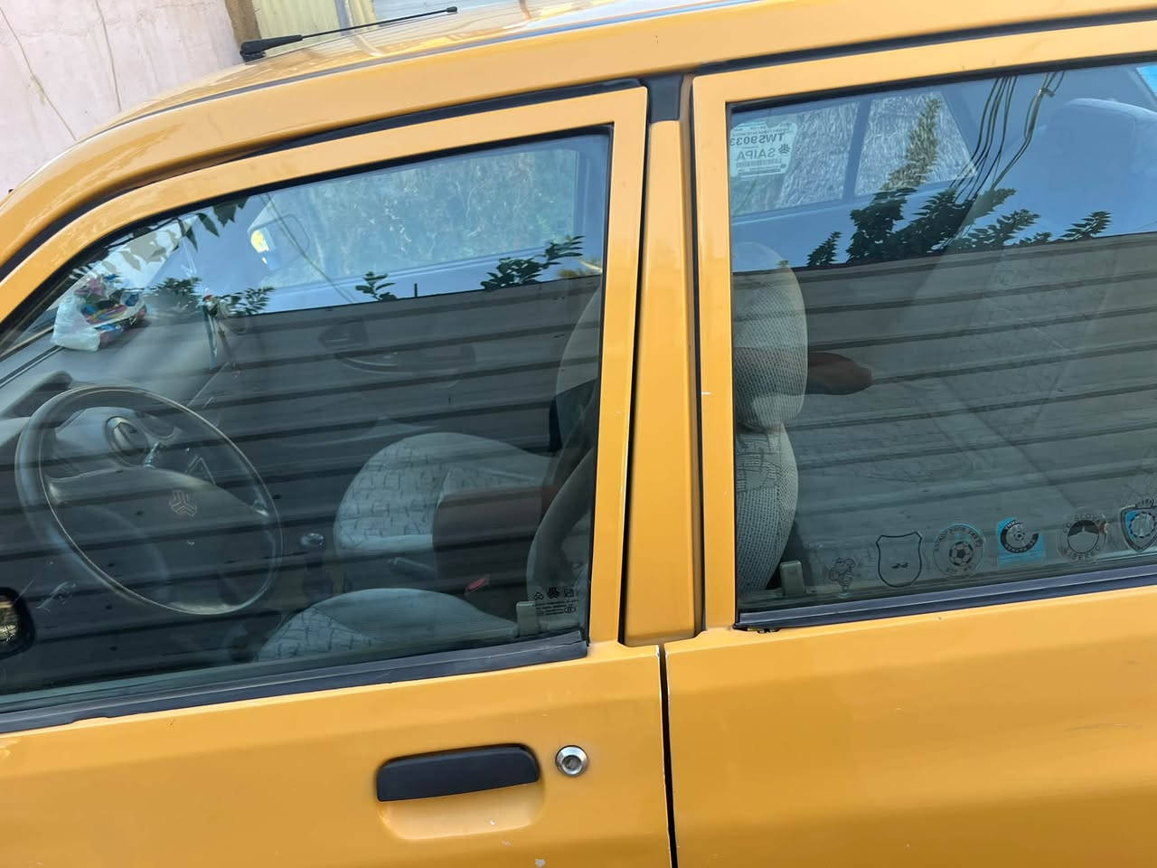 سلام عليكم سايبا موديل ٢٠١٥ سيارة علة وضع الشركة بلادية من محرك وكير وكهربائيات  تدفءة تبريد ثلج محرك ولا تنقيص ولا تبخير كير بلادي سعرهة ٣٠ورقة السيارة بسمي ***********
