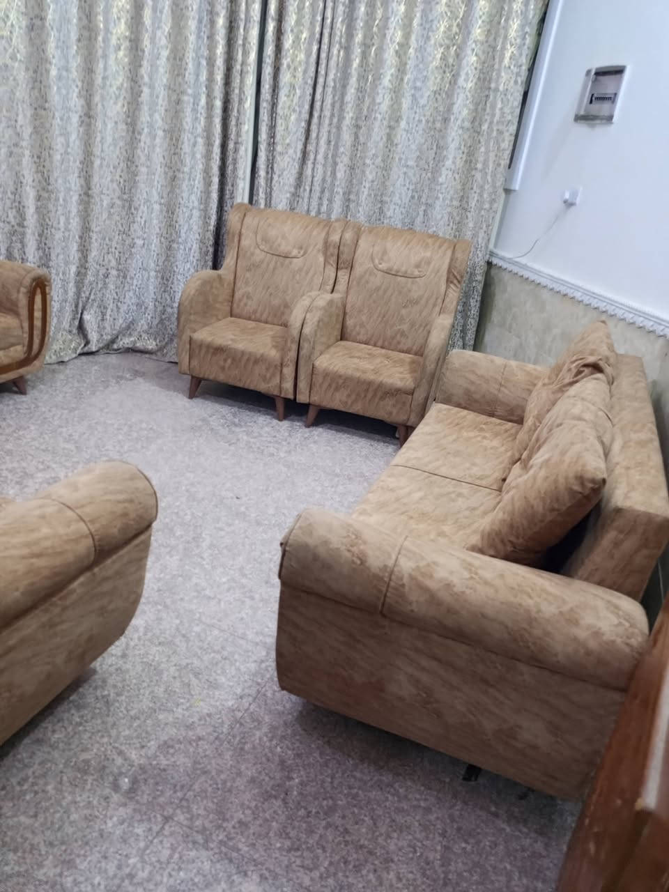 ياالله تخم استخدام قليل 5قطع 10 مقاعد السعر 325ناصريه مركز ***********
