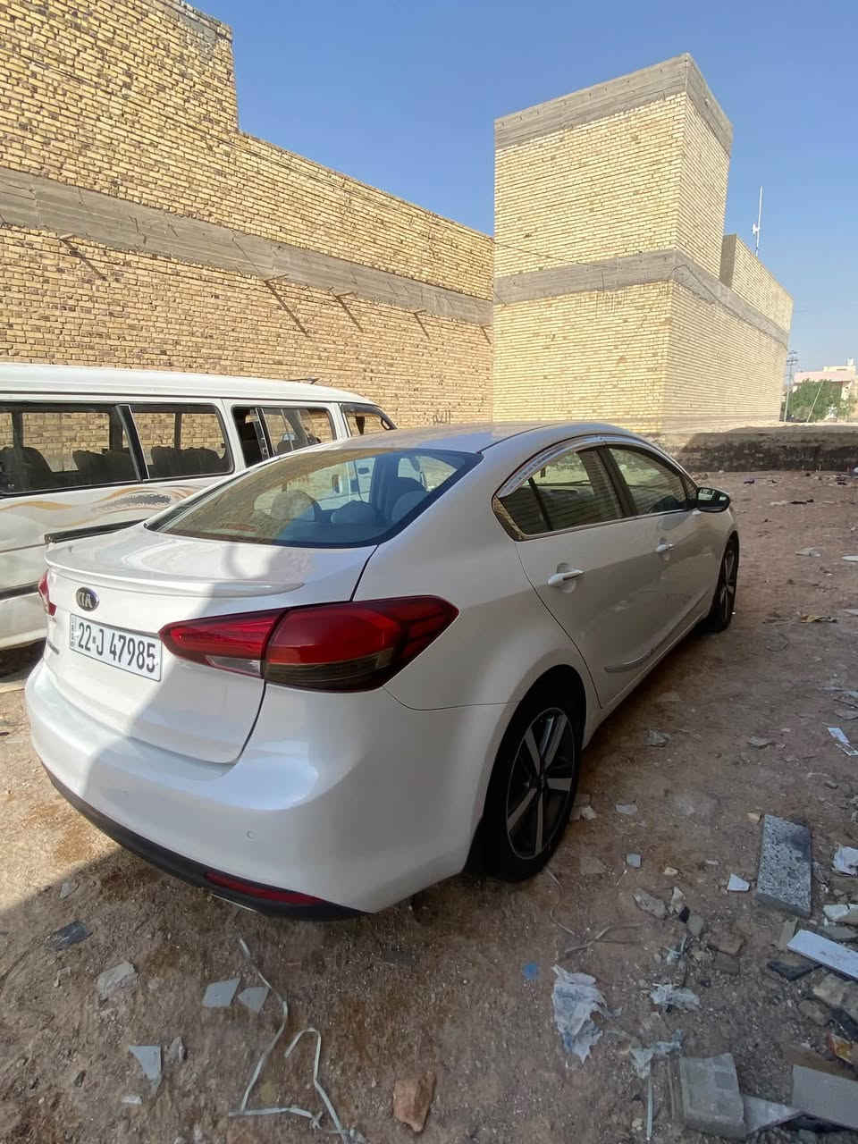 السلام عليكم كياسيراتو للبيع2017سياره بيها جاملغ بدون دواخل شبرين صبغ بل بنيد سياره فولف موصفات بصمه فتحه مكينه 2000كشنات جلد كهربائي جلد تبريد قطعتين مع تدفئه رقم إنكليزي أربيل بأسم شركه سياره ماشيه 105 سياره جديده وجاهزه  ***********تريد تحويل تريد وكاله
