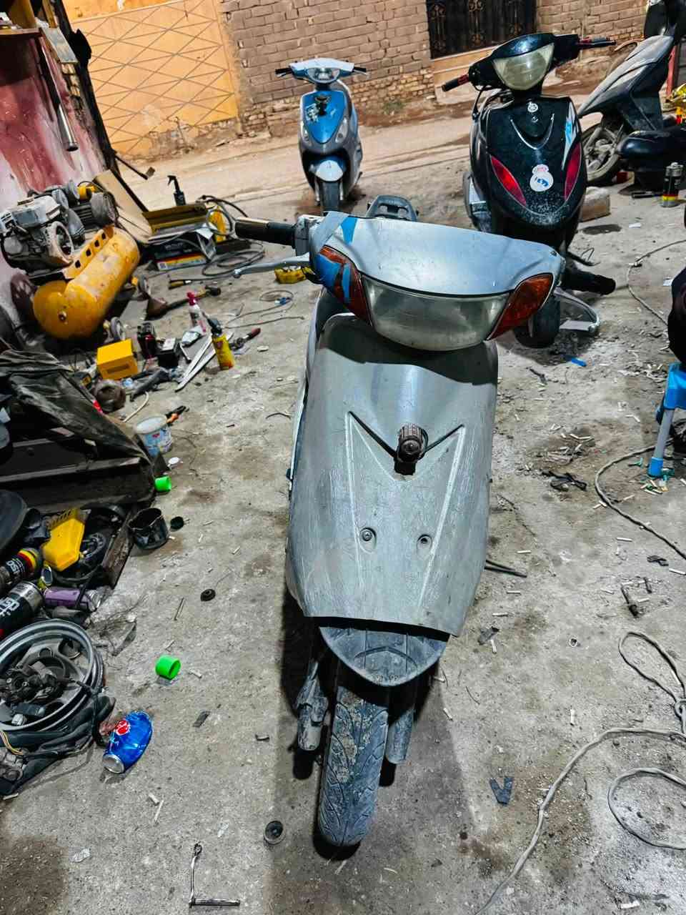 دراجه عصفوري شغاله ما بيها اي عطل للبيع ***********
