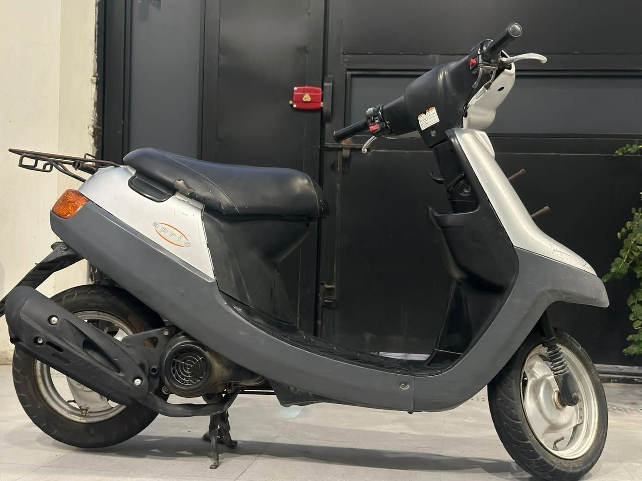سلام عليكم / دراجة للبيع 

الماركة/النوع: Yamaha Aprio2003
• اللون: فضي
• الحالة: مستعملة ونظيفة 
• المميزات: اقتصادية جداً 
• السعر: [400الف دينار وبيها مجال ]
• المكان : [كربلاء حي الغدير قرب طوارئ العلوية ]
• رقم التواصل: ‭ ‭[***********‬]
• الملاحظات: [فقط كيج السرعة لا يعمل]
او على هذا الرقم ***********
