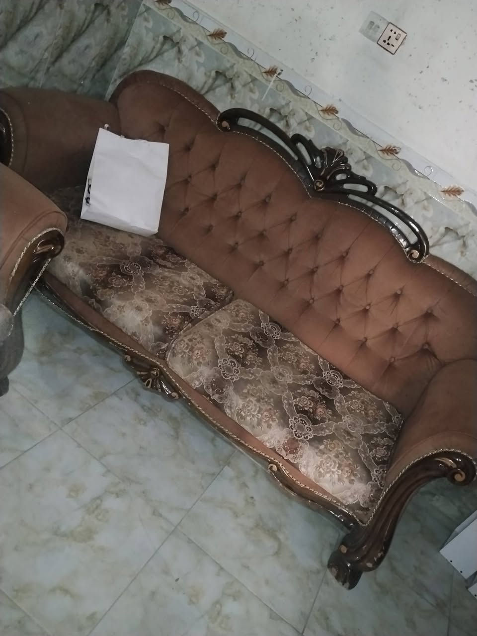 السلام عليكم اغراض للبيع مستعجله على بيعتهن ***********
