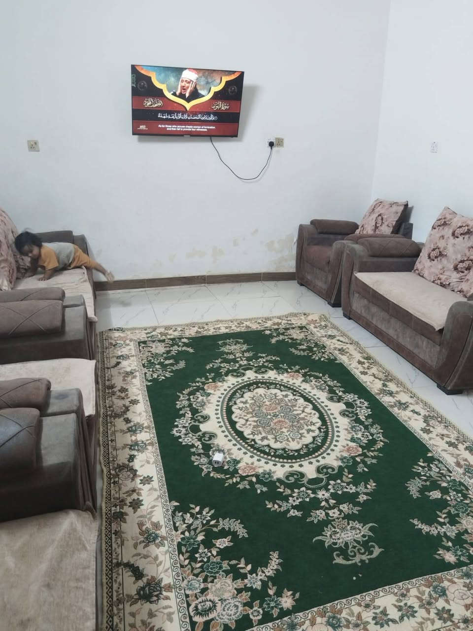 السلام عليكم عندي بيت للايجار
العنوان جسر ديالى القديم  قرب عمار الدفاعي بشارع الحدادين 
بيت طابقين الاستفسارات 
***********

