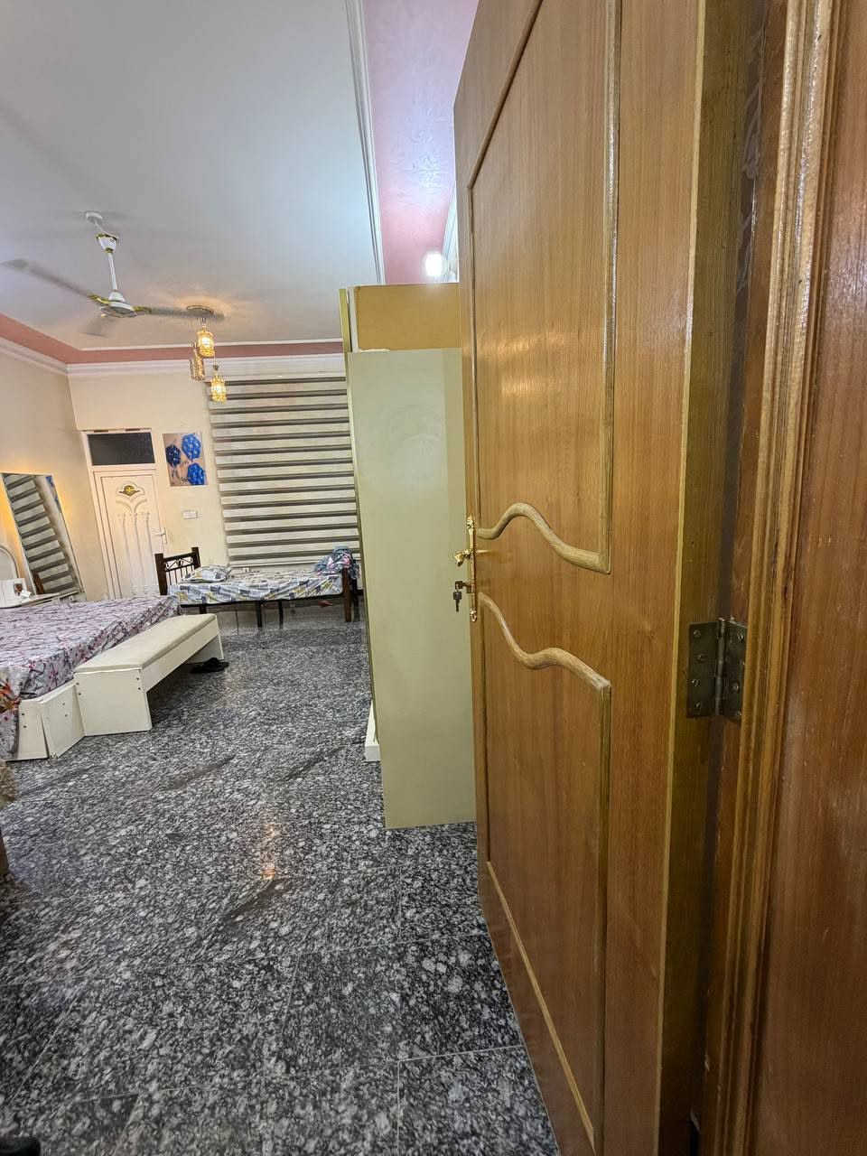 🏡 بيت للبيع في زيونة – الربيعي 🏡
📍 الموقع: بغداد – زيونة – الربيعي البيت موقع وشارع تجاري يصلح عيادات أو شركة موقع جار لصيدلية فيتامين
📐 المساحة: 165 متر مربع
📏 الواجهة: 5 متر
📏 النزال: 33 متر
🔹 تفاصيل العقار:
3 غرف نوم ماستر
صالة
مطبخ
6 خدمات
للاستفسار ع رقم *********** / ***********

