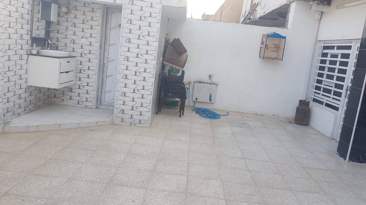 سلام عليكم
بيت طابو صرف ابوعظام 150 متر طابق ونص فرع سيد صباح جيران حسين راشدي
البيت قرب المدارس وسوق ابو عظام

١ـ ستقبال
٢ـ صاله
٣ـ غرفه
٤ـ مطبخ
٥ـ صحيات داخليه
٦ـ صحيات خارجيه
٧ـ مناور ثنين
٨ ـ طابق ثاني غرفة نوم
٩ ـ غرفه زغيره مخزن
الاستفسار
***********
***********
