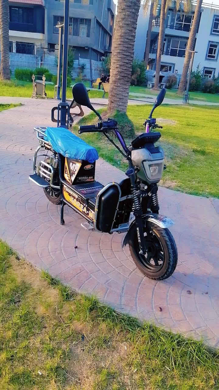السلام عليكم شباب دراجه للبيع 2026 بطاريات جديده دراجه سريعه اي نقص ما بيها خير من الله دراجه سريعه كلش والدراجه حلوه احلى من اللي بالصوره وتجي وتشوف مكاني بغداد🍯🧿 حي الجامعه قرب موض المنصور متواجد دائما يم المول السعر 525 وبيها مجال بسيط دراجه بطاريات جدد صار لهن اربعه ايام من شادهن الاتصال على الرقم او مراسله على الواتساب *********** 🏆🍯🍯
