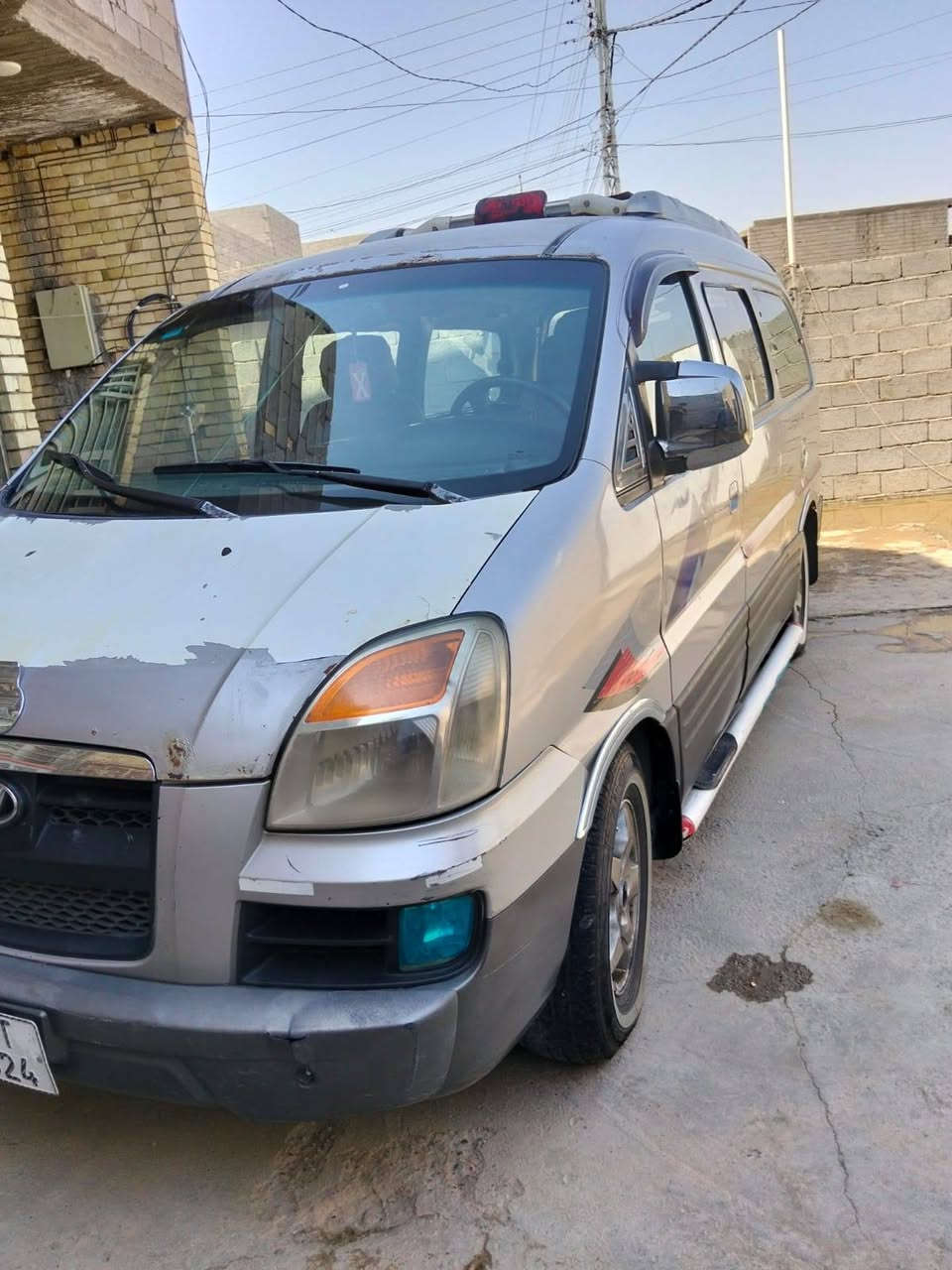 سلام عليكم للبيع فقط ستاركس 2007 رقم بغداد بسمي تحويل مباشر رقم دولي 
محرك مفتوح كير عادي 
كير، ومحرك جدد تخم تاير جديد صدرهه جديد 
جاهزه للعمل ما ناقصهه برقي تبريد شغال كلشي شغال
شواصي المامي مصلحه ولخلفيه جدد بلاديات
مكان السياره الانبار الفلوجه 
السعر 68 وبيهه مجال للشراي
***********
***********
