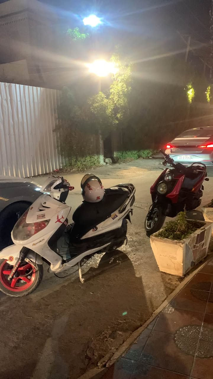 السلام عليكم سكنس فحل كابريتر بوشه58 ونص كلجات رياضيه كهرباءيات كلها شغاله إشاره  زنون عالي ناصي كيجات سرعه دهن اويل  كله شغال الدراجه هاون شلعه ومعدل بطناش نكره دهن كله امزويل وبانزين محسن وعادي مرات 
مابيها نقوصات كلش بسيطه السعر 600 وبيها مجال للشراي مو شراي لتكسر 
متوفر واتساب 
***********
📍مكاني الجادريه
