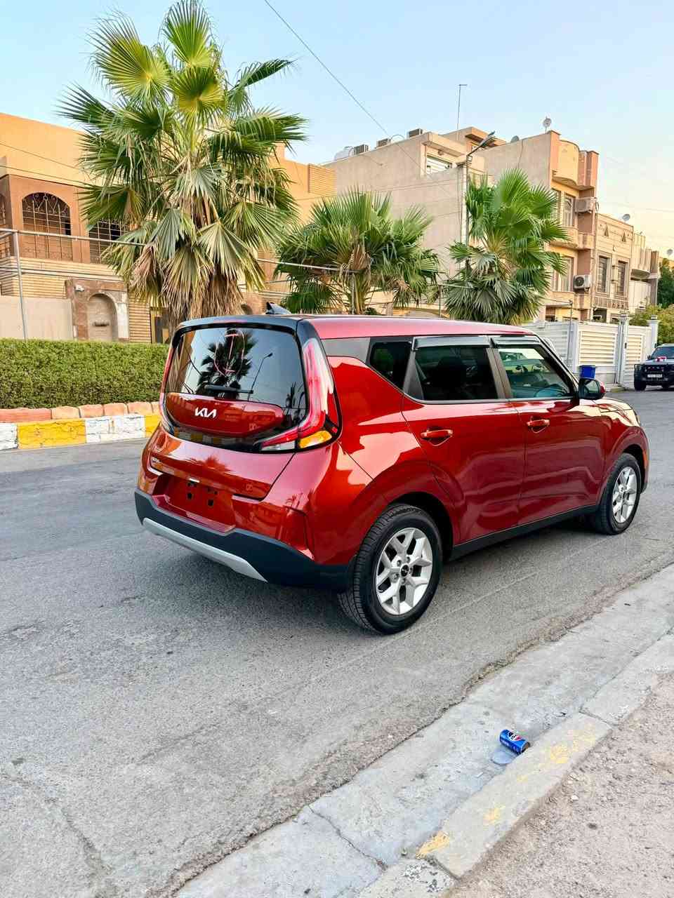 كيا صول وارد امريكي موديل 2024 محرك 2000 دوش ماشيه 32 الف موصفات السيارة نص فول وشاشه جبيرة رادارات امامي خلفي وبل مري نضام سبورت توقف ذاتي تشغيل عن بعد تحديد مسار موصفات كلش حلوه بيه 
السيارة حادثه تصليح شبر بلبنيد فقط بدون دواخل كفاله عامة من الصبغ والتبديل 
مكاني بغداد الحبيبية
التواصل والاستفسار *********** 
ملاحظة السيارة دخول جديد بدون رقم
