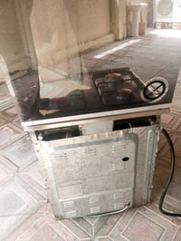 طباخ شغال كامل مع الفرن وناره زركة ب ٨٠ الف وبي مجال  المكان حي الجامع...