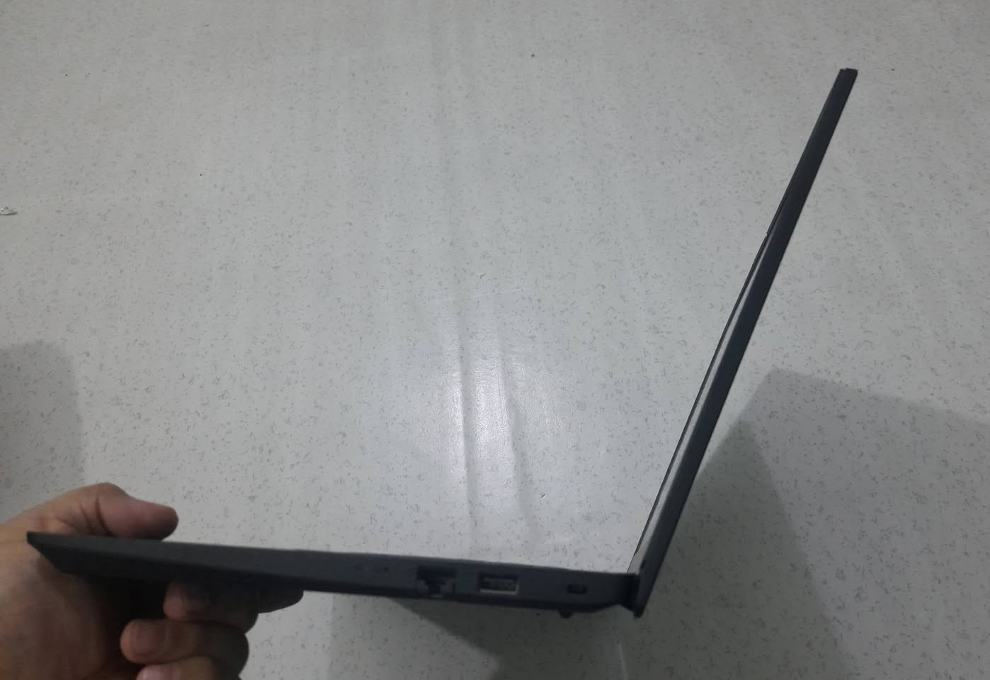 لينوفو سوير سلم .. جيل 11
جيل 11  كور آي i5
رام 8 
  هارد  256 ssd
كارت الشاشة 4 انتل ..
جهاز جدا ً راقي وخفيف 
ملحقات / قاريء CD +  شاحنة .. فقط

 .. ***********

العنوان / البصرة

