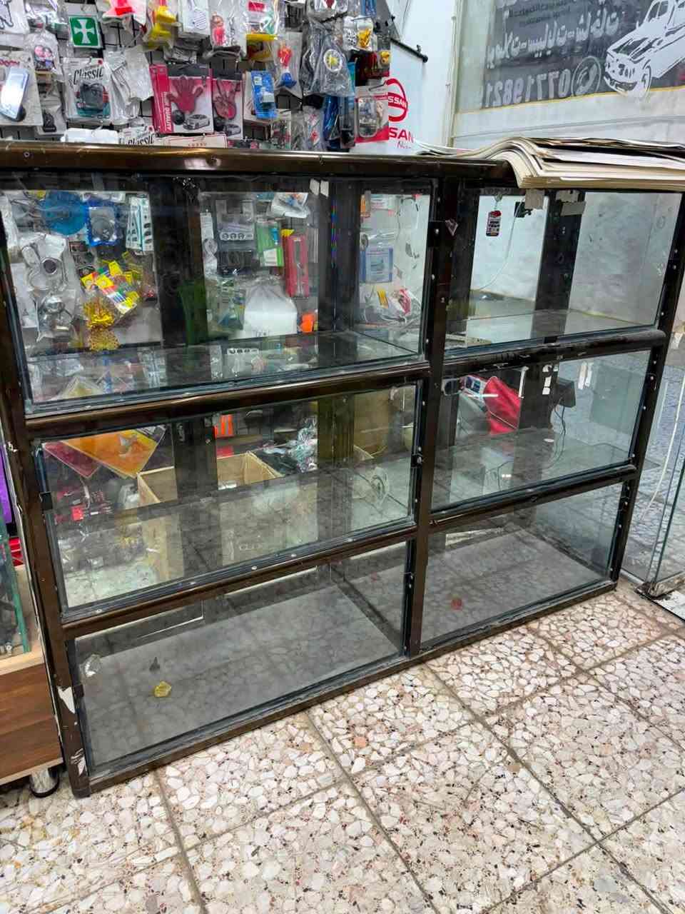 جام خانه للبيع ب 100 وبيها مجال
بيها بيبان 4 و3 خانات

بغداد حي عامل ***********📞

