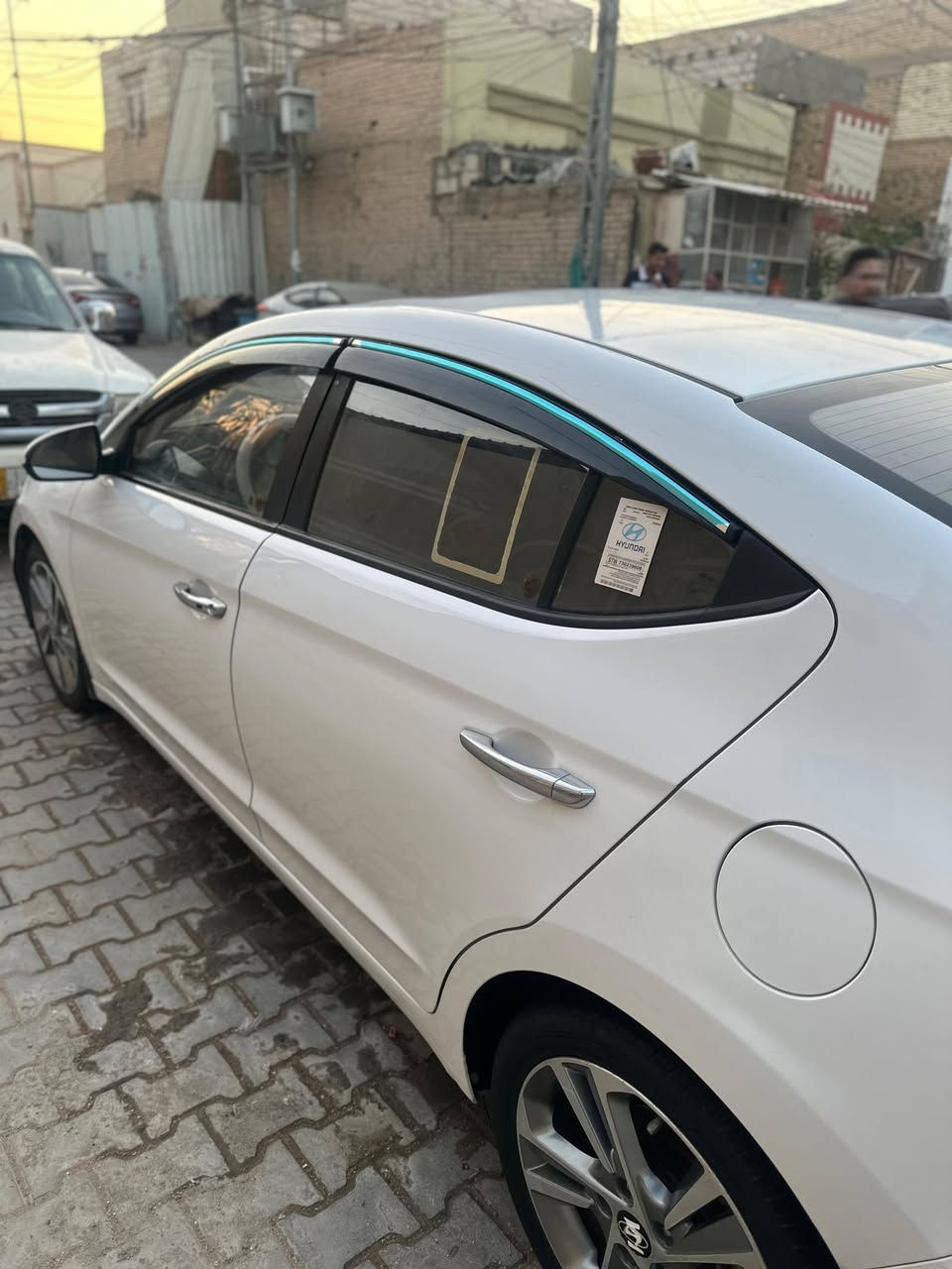 سلام عليكم 
 النترا سوبر خليجي موديل / 2018  
🌺ELANTRA 🌹Super 🌺
(السياره كفاله عامه صبغ وتبديل )
ملاحظات بسيطه موجوده بالسونار ويه الصور 
لون ابيض / 🤍
رقم اربيل الماني بأسم شركه باربيل تحويل اوً وكاله بنفس الوقت ؟ 
فول مواصفات    
كشنات جلد 
سلايد روف 
لد نهاري 
ويل كب عدد / 5  
كروز سرعه 
قطعتين تبريد امامي وخلفي 
كامره خلفيه 
تحكم ستيرن جهتين 
اشاير بالمري 
مري قابله للطي اوتو و شفط AUTO
الاوامر الصوتية انفنتي 
شاشة حجم كبير 
دسك عدد / 4 
محرك 2000 دوش سوبر خليجي
كير AT  
حساس خلفي بلادي 
3 انظمه قياده
( نورمال / ايكو / سبورت )
تخم تاير جديد كوري 
كير محرك تبريد كفاله 
العنوان النجف الاشرف
***********
السعر 141 وبيها مجال
