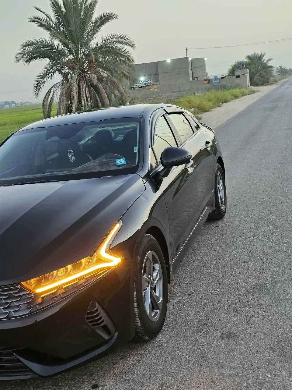 سياره كي فايف موديل 23 رقم نجف للبيع او مراوس حره مكينه 1600تيربو ماشيه 48 سياره جديده كلش حادثه بدون داخل سعر 135وبيه مجال مكان السيارة النجف الحيره *********** وارد امريكي

نص مكتوب في الصور:
- 2023 KIA ... bid.cars 1 / 10 Sales History 1 Similar archival offers
- 11:00 2023 KIA ... bid.cars 5 / 10 1:1