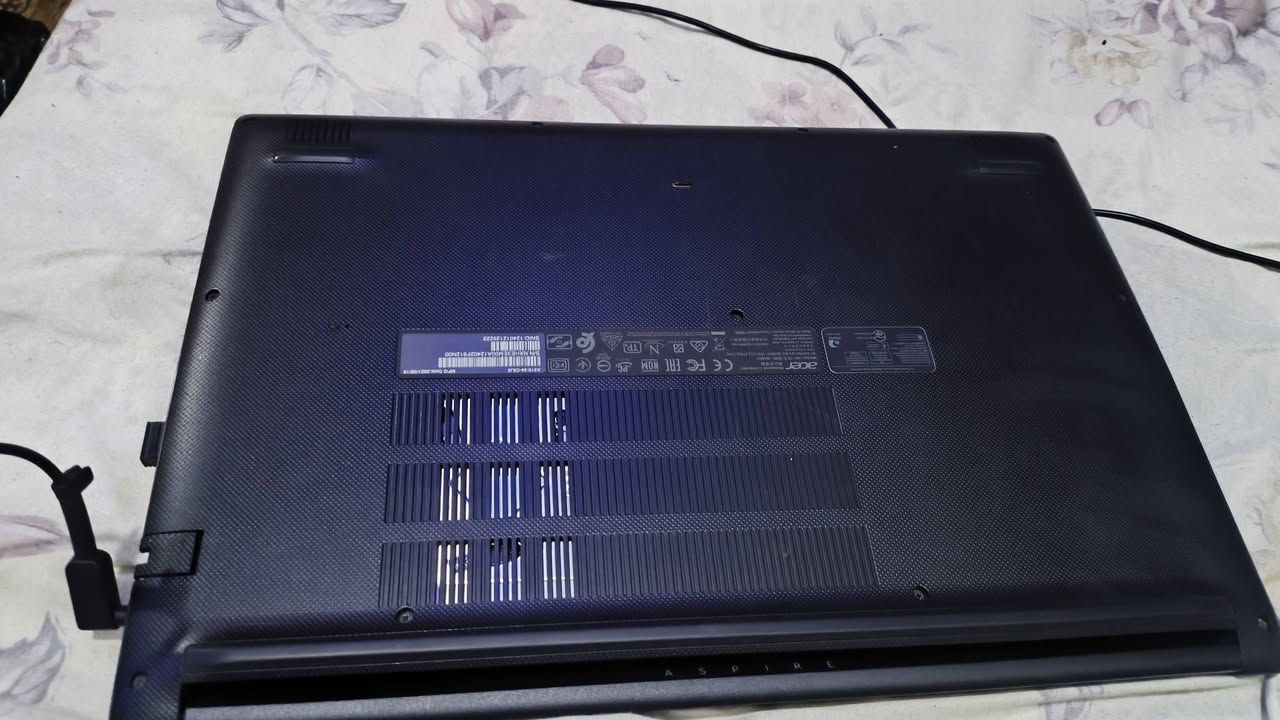 للبيع لابتوب Acer Aspire A315-34 بحالة ممتازة 💻
المواصفات الكاملة: مكاني بصره حيانيه رقم ***********
الماركة والموديل: Acer Aspire A315-34
المعالج: Intel Celeron N4020 ثنائي النواة 1.10GHz
الرام: 4GB DDR4 قابل للترقية لحد 8GB
كرت الشاشة: Intel UHD Graphics 600 مدمج 512MB
نظام التشغيل: Windows 11 Pro 64-bit إصدار 23H2 مفعل
الشاشة: 15.6 بوصة HD LED مضاد للتوهج
التخزين: هارد SSD سريع
الكيبورد: كامل عربي + انكليزي + ارقام يمين
المنافذ: USB 3.0, USB 2.0, HDMI, مدخل سماعة, قارئ كارت
البطارية: تدوم 4-5 ساعات استخدام خفيف
الوزن: خفيف 1.8 كيلو سهل الحمل. سعر 150 وبي مجال
