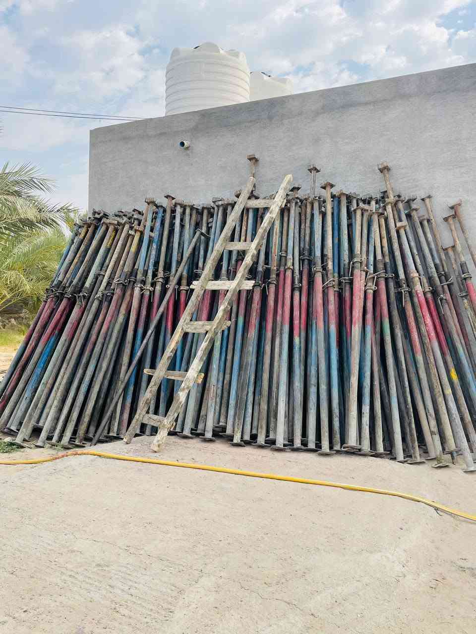 اسلام عليكم
قالب خشب للبيع يدك 400متر 
عدد جكات 375 كلهن حاضن 
عدد 18 مكعبه 
بيه لوح اربعه عدد 8
حمال اربعه متر عدد 1.5
سير ثلاث أمتار اكثر من 3 مكعبات 
لوح ثلاث أمتار عدد 1.5
لوح من 3.20 إلى 3.70 عدد 1 مكعبه
للاستفسار  ***********
