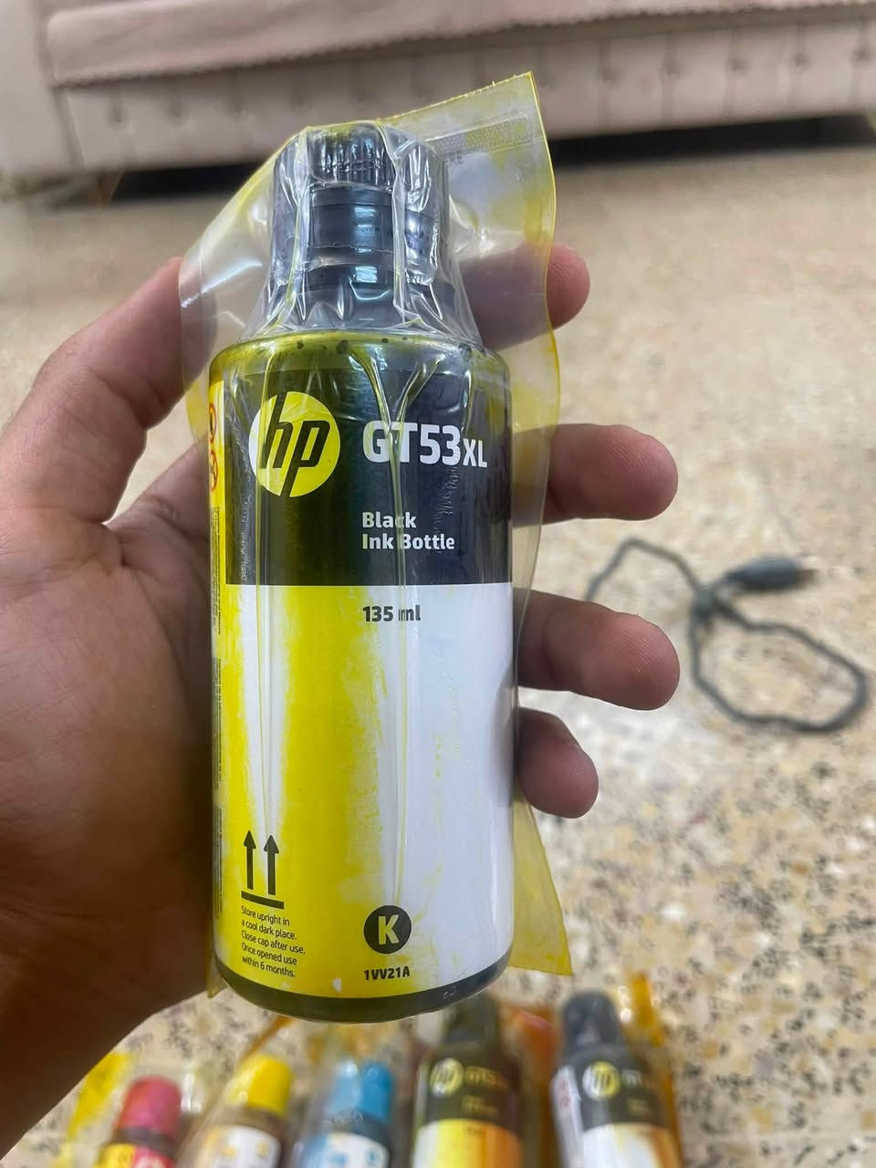 احبار hp اصليات للبيع 
نطيني سعر معقول وابيعك 

اللون الأسود 3 حجم الـ كبير 
***********
