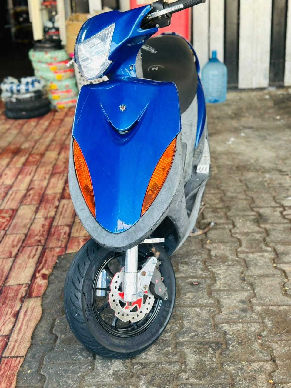 سلام عليكم🙋‍♂️
دراجه ماكس عدله فول تزويد للخير مكينه نعومه فول شلعه ومعدل كهربائياته كله شغاله ماناقصه برغي تزويد كامل حته كلج 

ويلكب اصلي تواير كارتون الاصليات بعني ماكو داعي اشرحلك 

مكان رميثه(***********)
