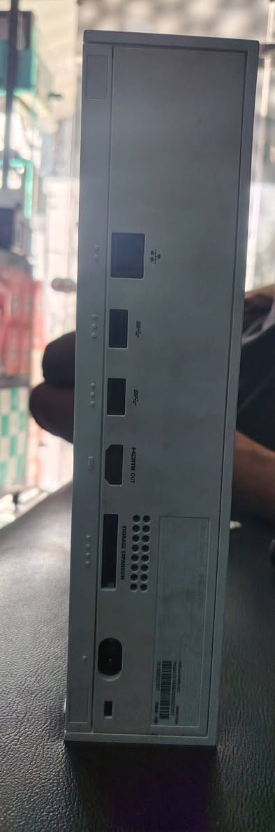 اكس بوكس سيريس S • ٥١٢ جيجابايت • نظيف ٩٥٪