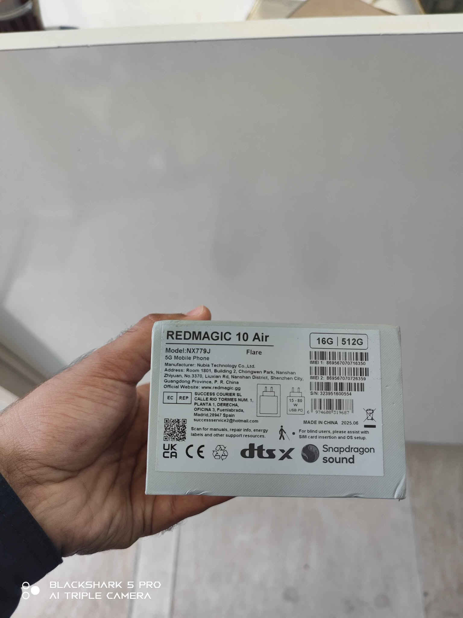 Red magic 11 Air
512GB
Ram 16
Kaml ashya 100lasad xawen w be keshaya
Globala 2 sem
625 hazari w majale kam
40 jar shahn krawa patri 100
***********
La karkukm gayandn haya bo hamu shwene
.........
ريد ماجيك 11 اير
نسخة عالمية دبل سيم
كامل ملحقات و بحالة الوكالة 
نضافة 100بالمية
لون مميز
بطارية 100
40مرة مشحون
625الف و بي مجال بسيط
مكاني كركوك 
توصيل متوفر لكل عراق
*********** كركوك, العراق

نص مكتوب في الصور:
- BLACKSHARK 5 PRO AI TRIPLE CAMERA
- BLACKSHARK 5 PRO
- AI TRIPLE CAMERA
- ١١:٤٥ 120Hz 14 N حالة البطارية -> إذا استبدل المستخدمون البطارية بأنفسهم، فقد لا تعمل شاشة حالة البطارية بشكل صحيح. يوصى بالاتصال بمركز خدمة ما بعد البيع المحلي للحصول على المساعدة. الصحة حالة البطارية الحالية جيدة 100% تاريخ الإنتاج ٢٠٢٥-٠٥-٠٤ تاريخ أول استخدام ٢٠٢٦-٠٣-٣٠ عدد دورات الشحن والتفريغ 40