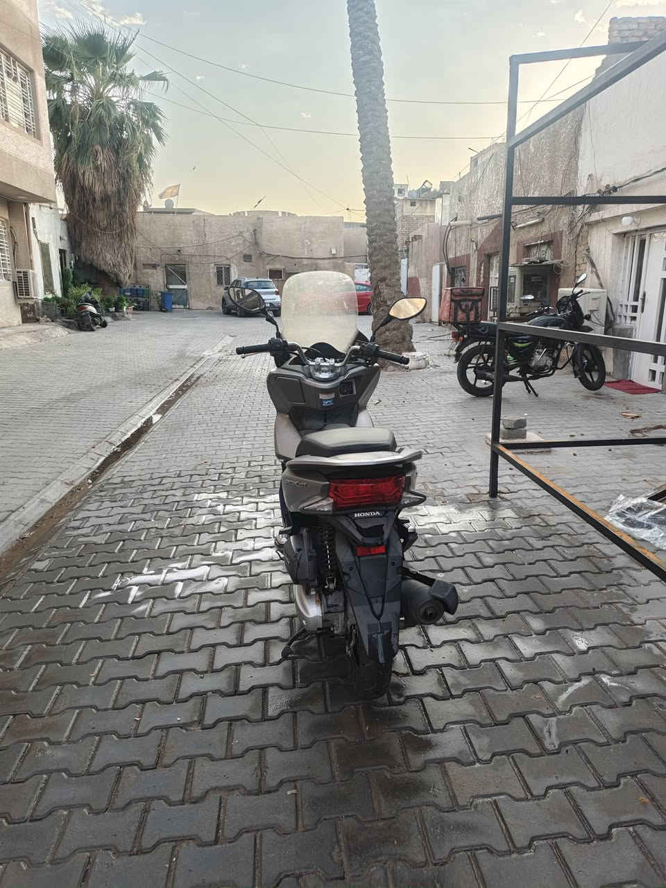 السلام عليكم بي سي إكس جيل الثاني ياباني للبيع محرك 150cc حساس زحام وستاند حساس الدراجة ماشية 4 الالف حقيقي سعر 21 وبيهة مجال ***********
@
