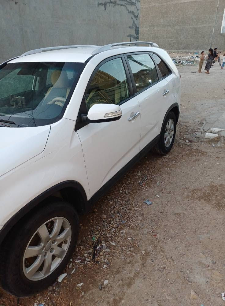 سلام عليكم كيا سورنتو للبيع او مراوس حسب القناعة ٢٠١٣ مكينة ٦ رقم بغداد بسمي السيارة وراد امريكي كلين داخلة بدون حادث مكفولة عدة تكحيلات كلش بصيط واضحة بل سونار او تكشيط بصيط بل صبغ عنواني بغداد ابو غريب *********** بغداد, العراق
