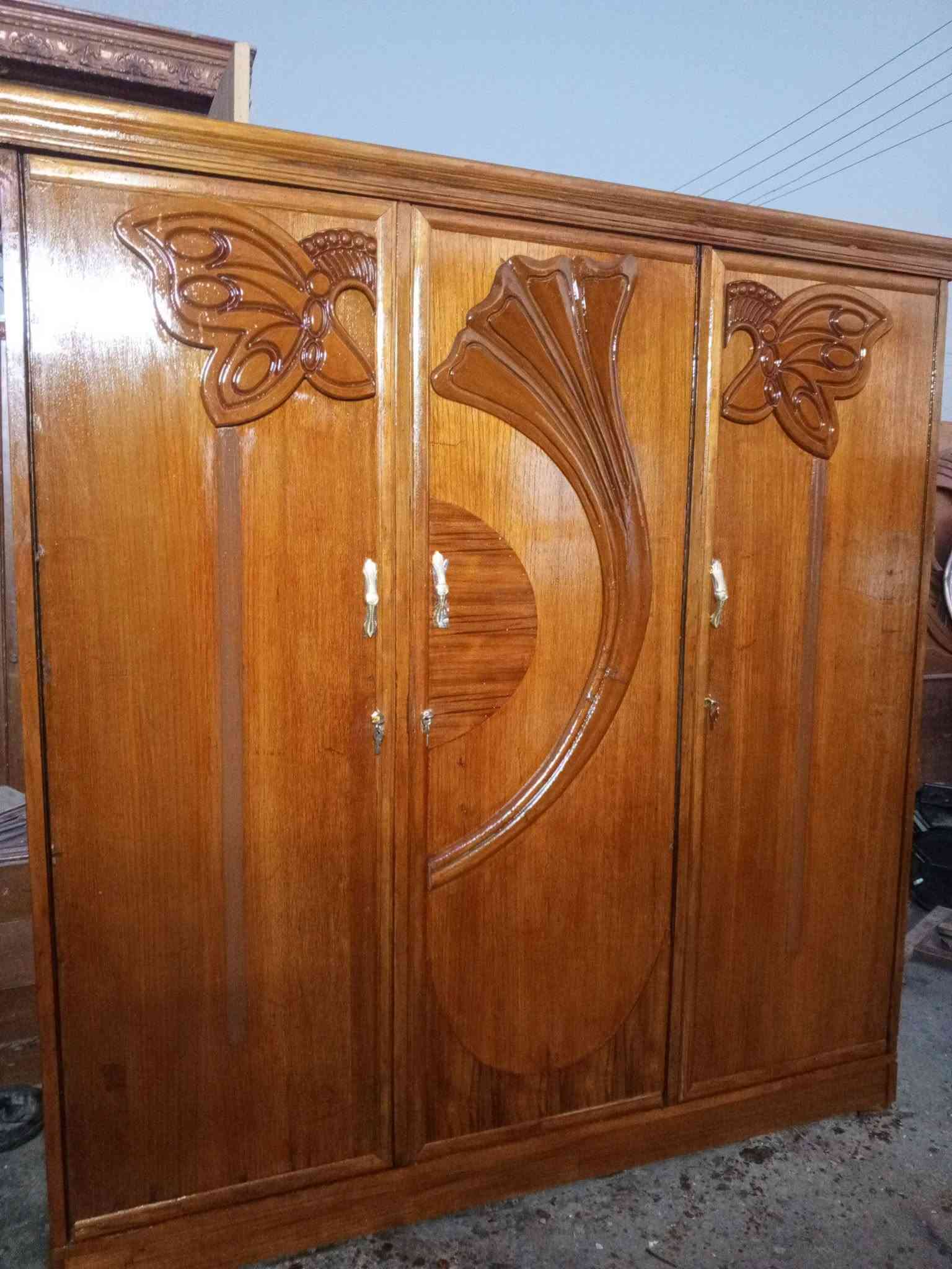 كنتور3 ابواب  صاج عراقي الثكيل 
نضيف وكامل القفاله جديد واليدات كذالك 
سعره 170 قفل 
الشراي يجي خاص او يتصل ***********
