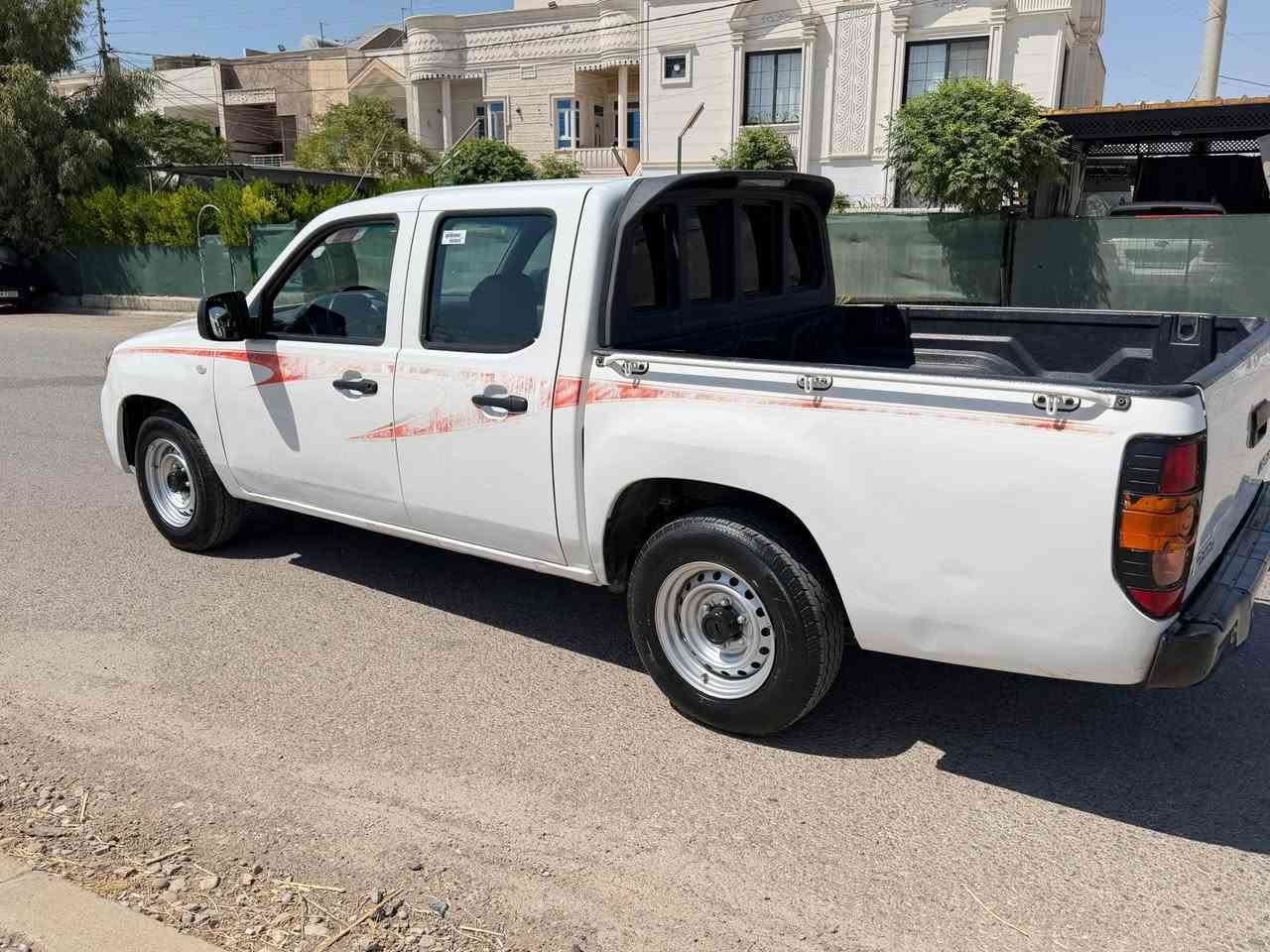 مازدةي ٢٠١٢ بؤ فرؤشتن سيارةيةكي جوان و بي مةسرةفة يةك پارجةي هةية بئ ناو گرتن سةنةوي بةسةر جووة بة ناوي خؤمانة گئرو مةكينةي بة شةرتة مةكينةي بةغة چار تايةي نوئية شوئن هةولئر *********** أربيل, العراق

