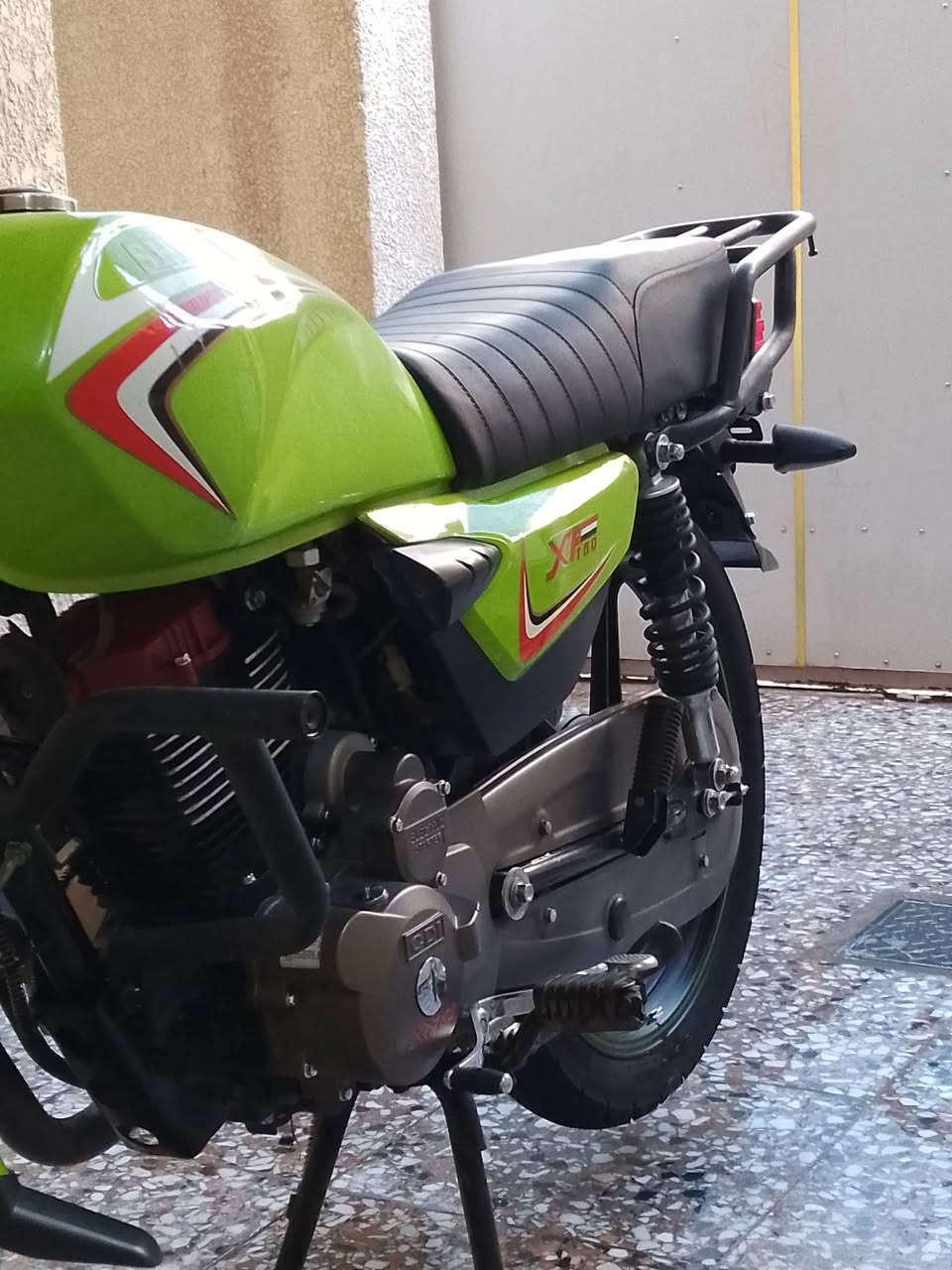 سلام عليكم بيع مستعجل 
للبيع ٫ شايننك موديل 23 باب اول اوراق سكنر . دراجه كلشي ما ناقصه ولا برغي تجي تفحص تچيك تطلع تراي لبغداد معدل . 
كلشي ما ناقصها مكينة حتى تفيلس ما مفيلسها 

مكاني بابل نادر مو شراي لا تعبني وهسة اجيك وبعشوي اجيك ,
سعرها 875 وبيها مجال بسيط

 اتصل ماعدك رصيد رمش واني اتصل عليك او واتساب, وخادم 
***********
