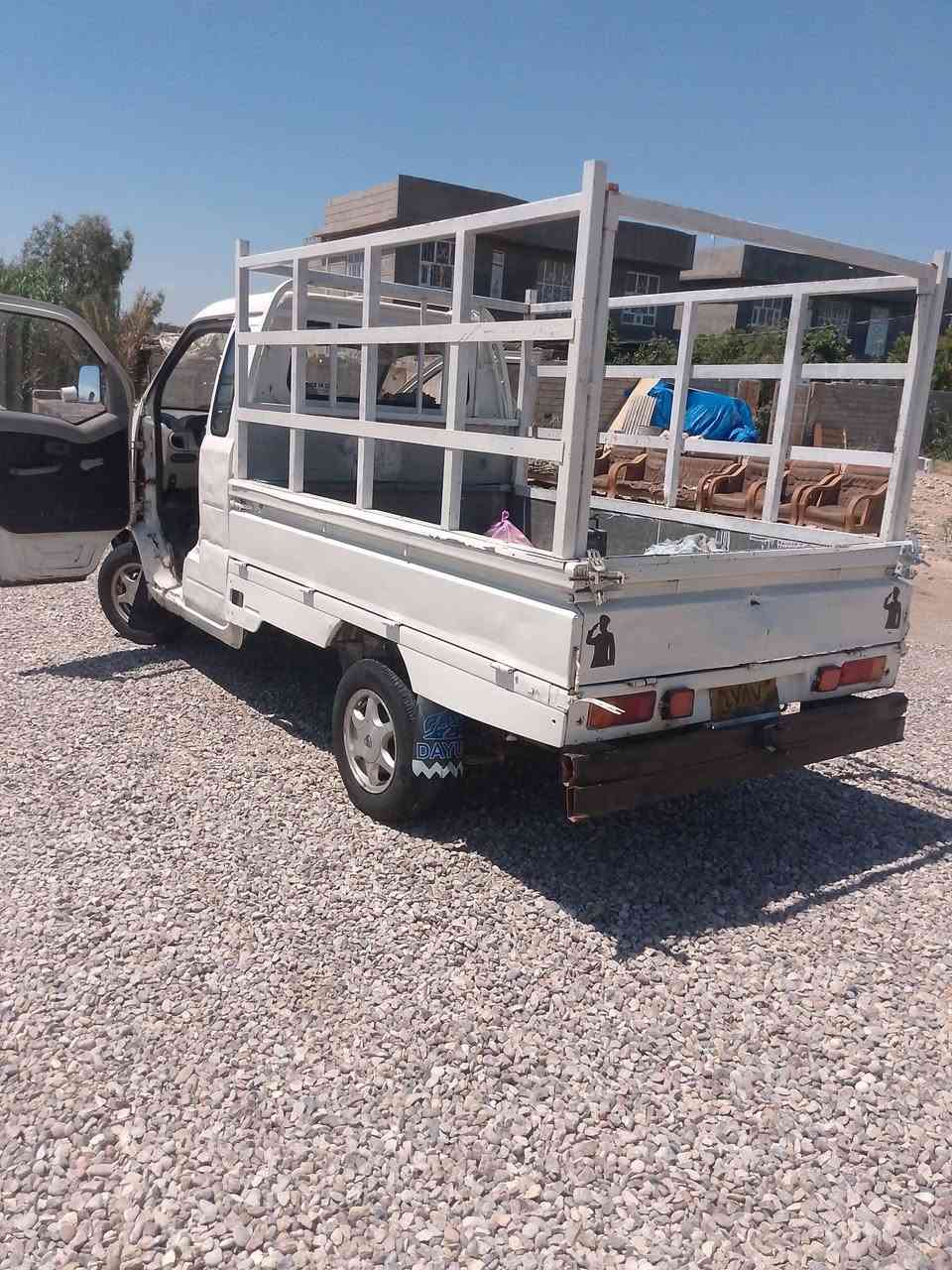 السلام عليكم سياره للبيع كامله مكمله كهربائيات كله شغال ماكينه مقفوله شاص مقفول والسعر ب 20 وبيها مجال ***********
