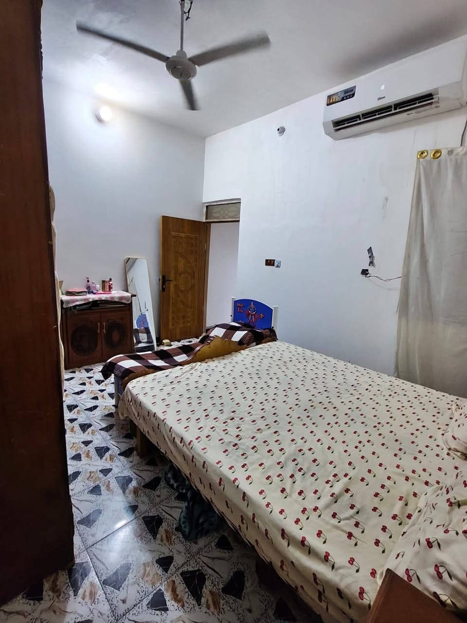 سلام عليكم
بيت زراعي مساحه 100 متر في منطقة الصحن قرب عمود 46
يحتوي علئ غرفه وصاله ومطبخ وصحيات 2 واستقبال بناء كونيكر مسلح قرب حسينية اهل البيت
السعر 34 مليون ويرهم اقصاد
للاستفسار ***********
