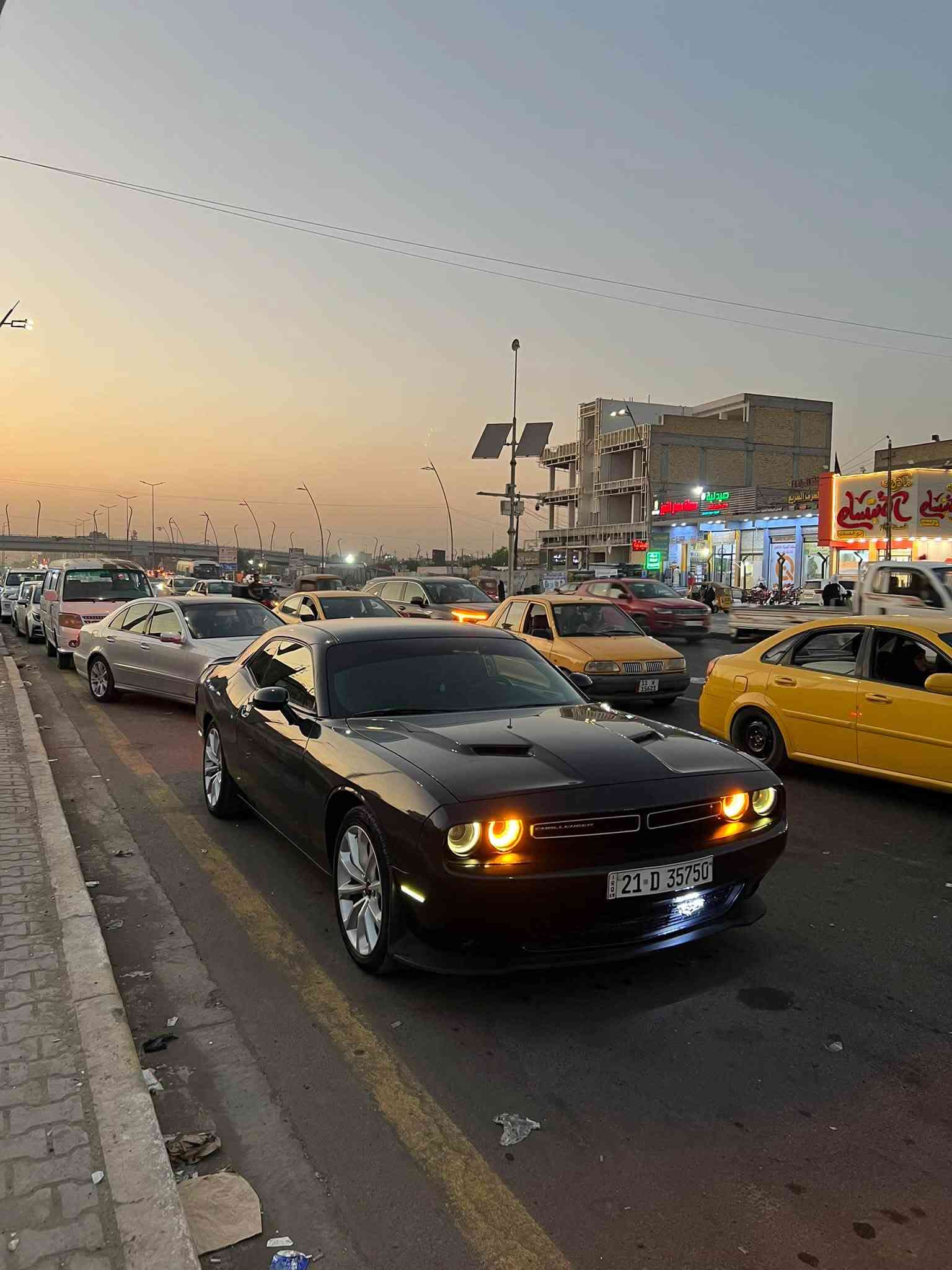 جالنجر 2019 sxt
مواصفات ال sxt المعروفه 
🧨مقعد كهرباء
🧨تحكمات ستيرن 
🧨عداد دجتال 
🧨كامره خلفيه 
🧨قفل سرعه 
🧨شاشه صغيره 
🧨مري كهرباء
🧨لون السياره نيلي وليس اسود 
السياره بدون ايرباك او شاصي بجم السياره كبس بلادي وحادث السياره مرفق بالمنشور 
للاستفسار الاتصال على الرقم 
***********
