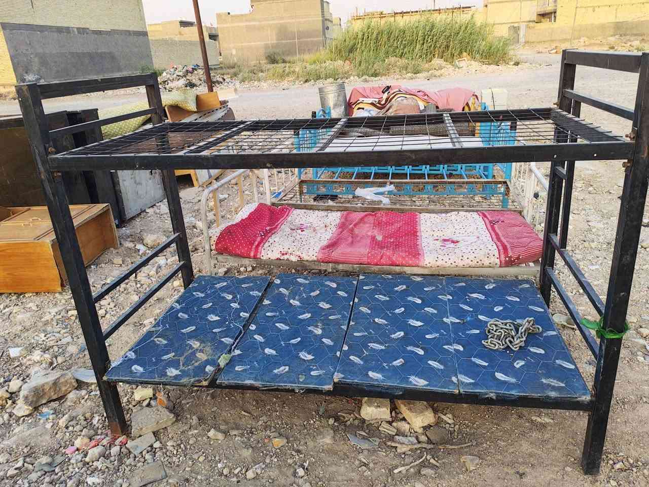 جرابي نضيفه ام نفر على 30 والسوده الطابقين 50 موجود فقط وتس اب او الاتصال مباشر على رقم ***********
