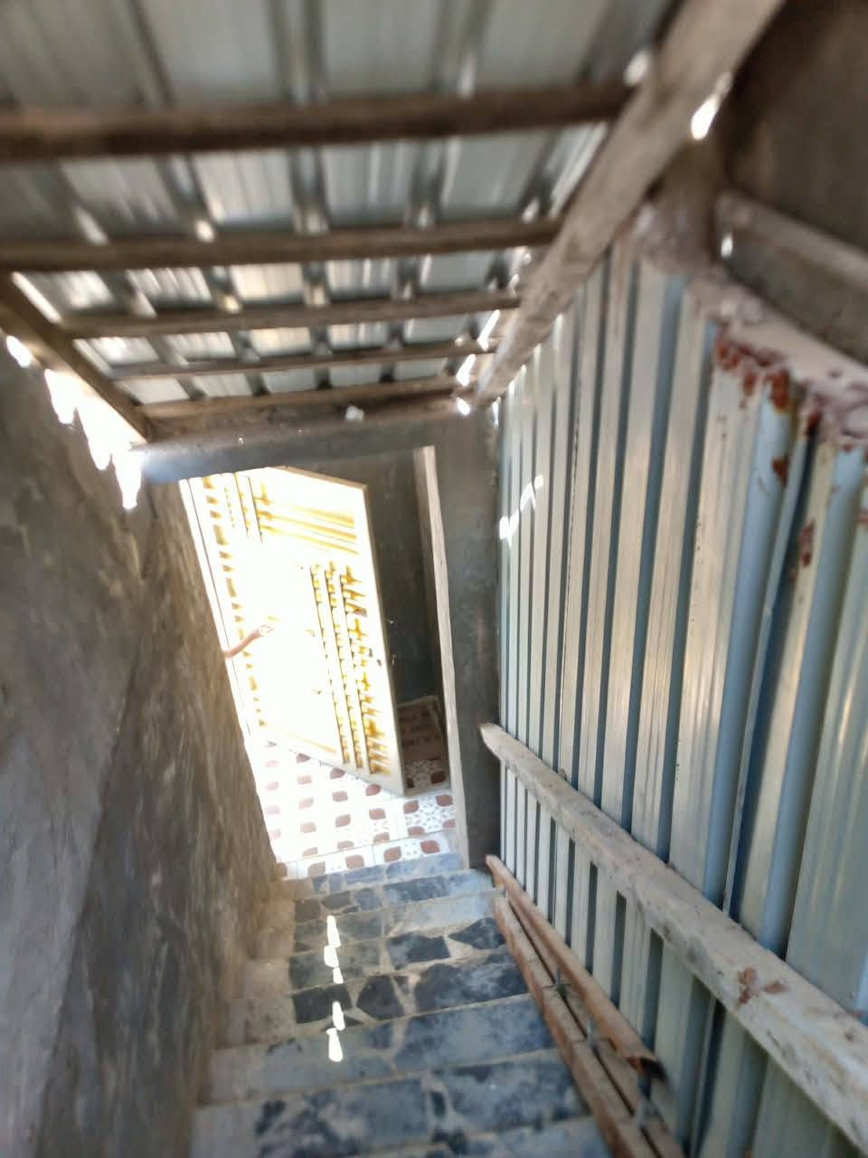 طابق ثاني • حي الجولان • غرفتين