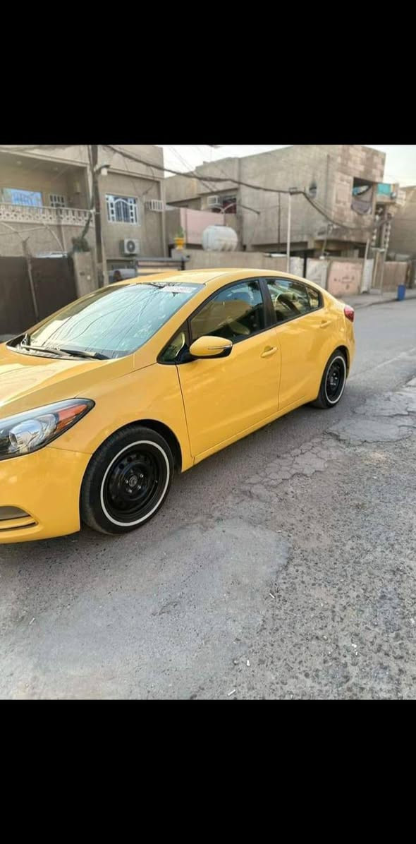 السلام عليكم كيا فورتي للبيع فقط موديل 2016   امريكي حادثها خشم الجاملغ نفسه ومعمر ليبل واحد بدون تبديل  رقم ذي قار بسمي مداور ثاني يوم مصفره هيئه وغرامات خطها جوال  مكاني ناصريه  جاهزه مكينه جديده توني شادها حاويه كير جديد حداديه وره كدام جديده تخم تاير ابو خطيه جديد السعر 100 وبيها مجال  مكلف بانشر رقم صاحب السياره  ***********
