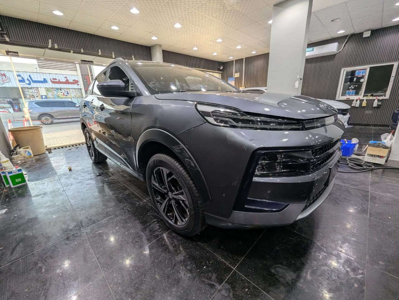 جاك JS6 خليجي فل اوبشن وكاله الأمارات
قطعه واحده صبغ الباب خلف السائق تجميلي بدون حادث 
بصمه بنوراما شاشه 5 كامرات ومواصفات اخرى 
الموقع / البصره 
التواصل / ***********.  /***********
وات ساب
السعر / 130 وفيها مجال
