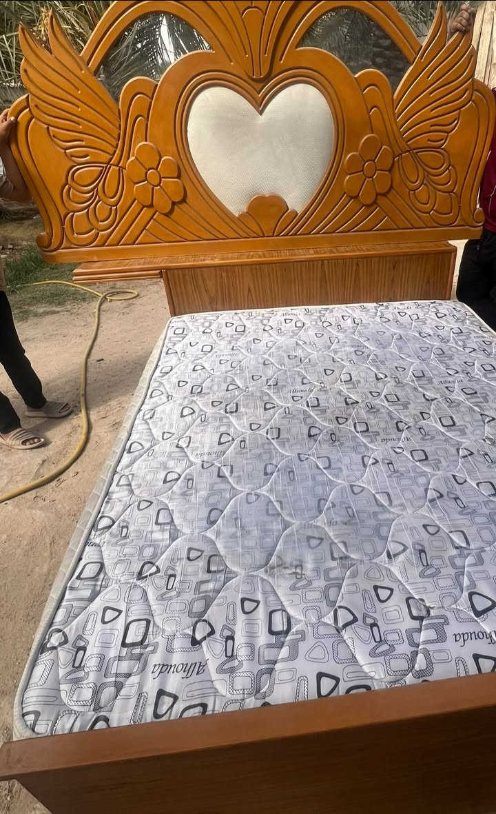 جربايه للبيع ويا تاج ولحاف كلها ضاهرة بالصورة المكان النجف الاشرف رقم ***********
