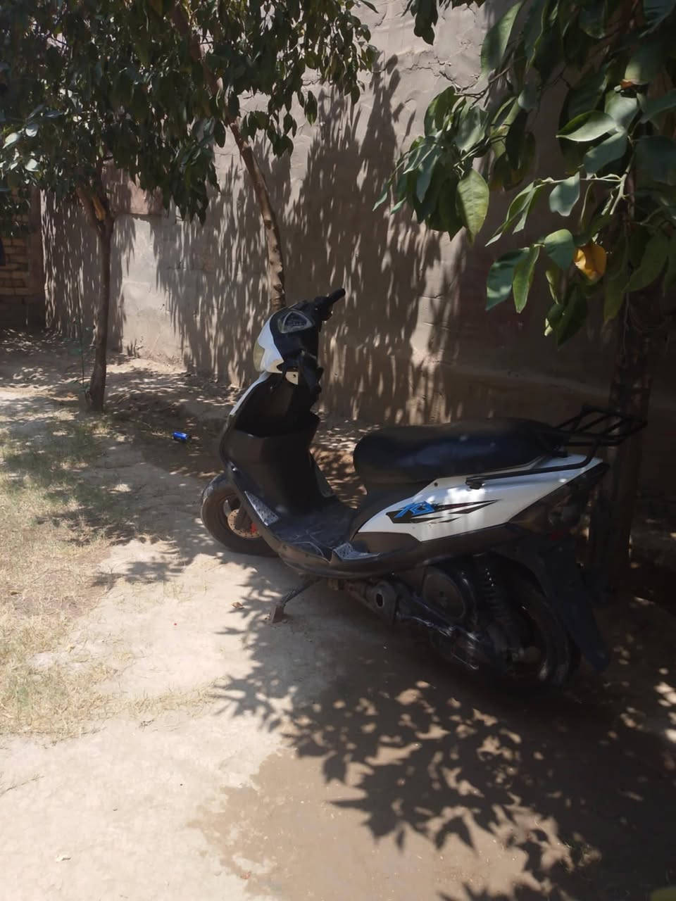 سلام عليكم دراجه ماكس عدله البيع نضيفه شلعه ومعدل تشك الكاع دراجه مرتبه ونصبه حلوه كهربائيات كلشي شغال مكينه ما مفتوحه بلاديه سلف رياضي جديد قبق فلاوين سعره 400وبيه مجال الف بس شراي يتصل ***********مكاني حله السياحي
