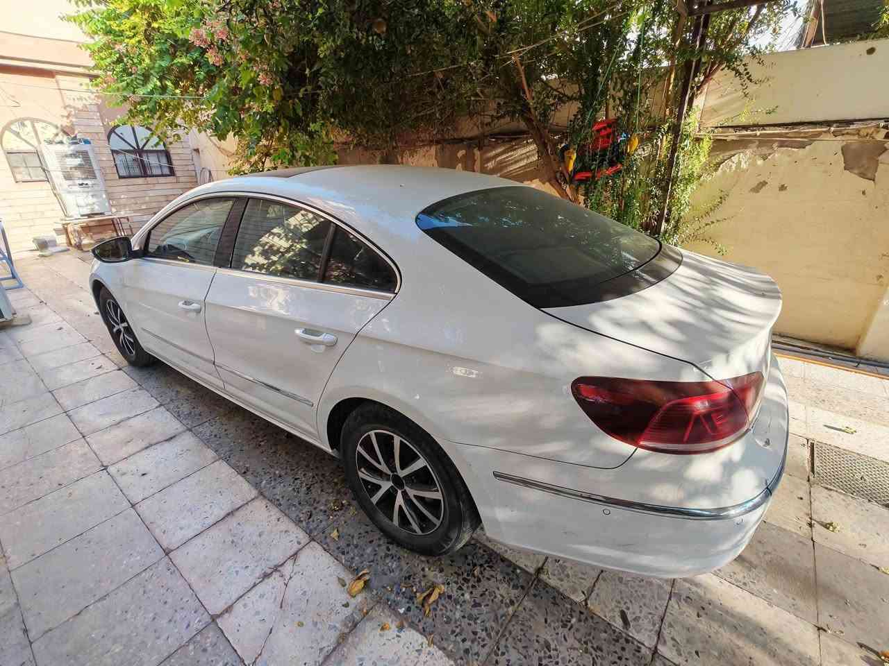 2012 فول مواصفات خليجية مكينة 2000 تيربو كير 6 
رقم بغداد صبغ بنيد وجاملغ بدون حادث 

السعر 90 ورقة ***********

نص مكتوب في الصور:
- IQ CARS