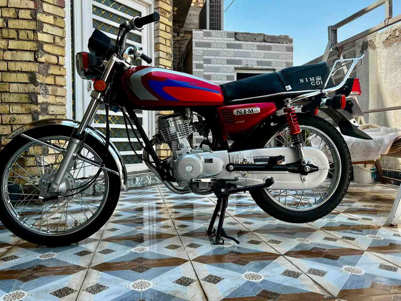 26 سكنر لون احمر 3احرف بعدهه بجيس انضف من صور 
***********
📌الكوت
