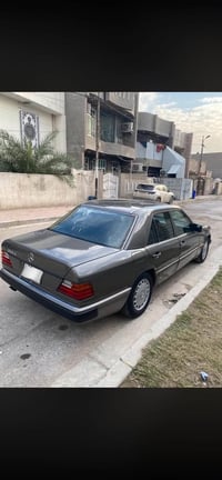 مرسيدس ١٩٩٠ • كفالة عامة • تحويل ببغداد