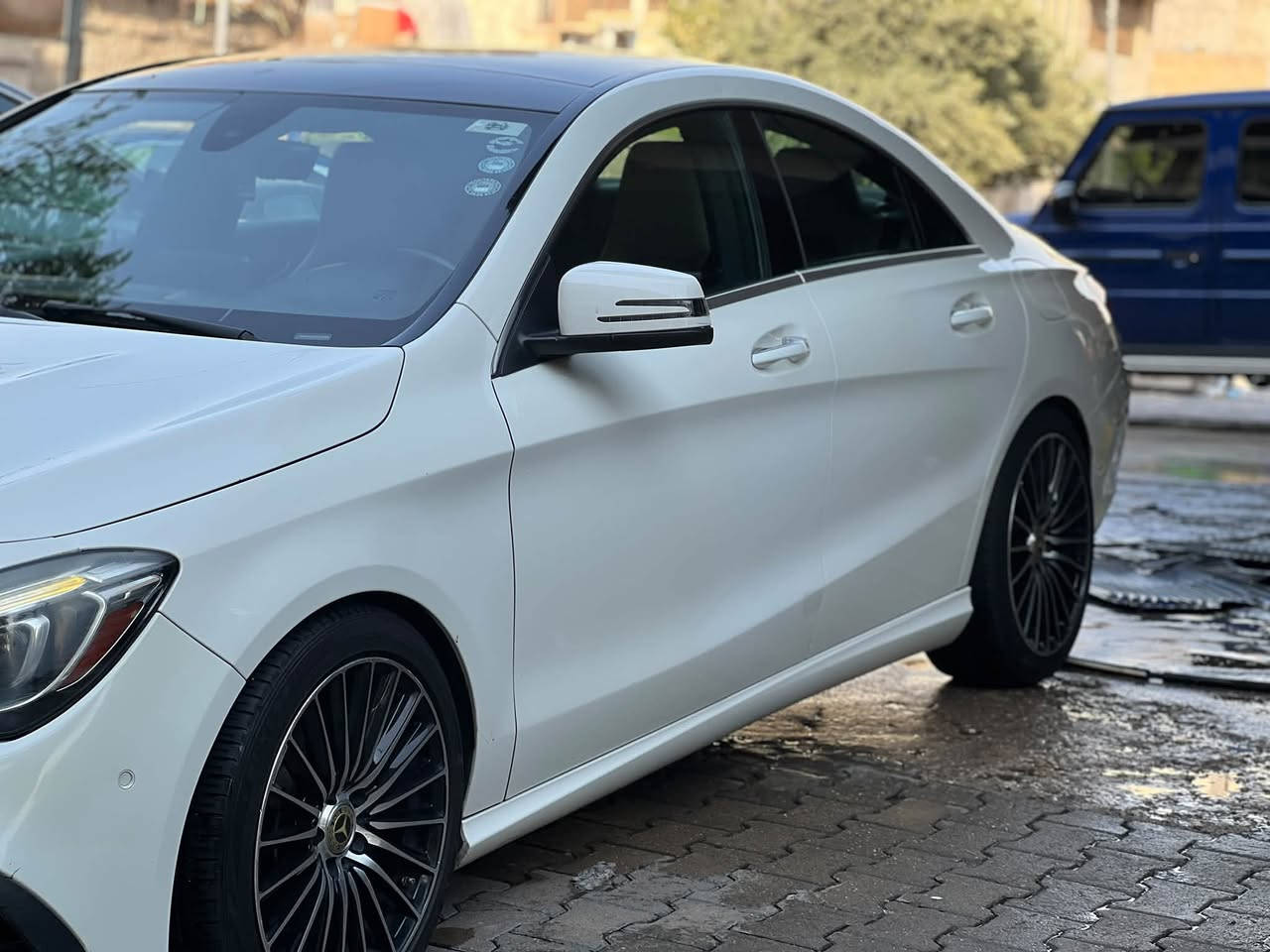 السلام عليكم
مارسيدس CLA250

فول موصفات 

موديل 2018 

بيه بابين مبدلات 

السعر 15000$

مكان سياره بغداد الحارثيه 

***********
