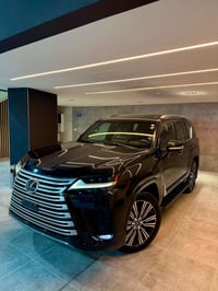 لكزس LX600 • ٢٠٢٣ • ٤٥ ألف كم