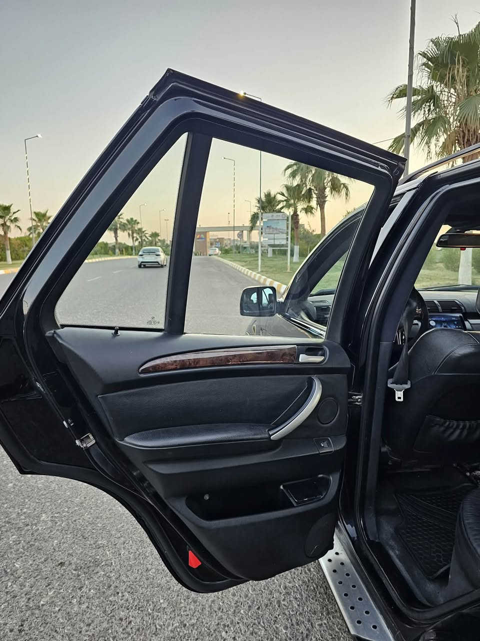 بي ام X5 موديل 2003 كله على البلاد رقم ادهوك محرك 6 بانزين حجي 28 دبل فانوس بدون صبغ
كير محرك تبريد شرط 
حساس امامي خلفي 
كشنات تدف 
جلد كهربائي 
سعر 110 بيع او مراوس 
*********** مكان كركوك

