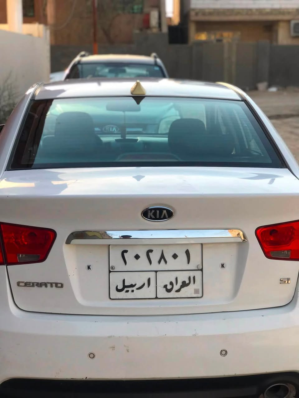 السلام عليكم 
كيا سيراتو 2012 محرك 1600
مكفولة كفالة عامة بس طخة بخشم البنيد فقط ماشره بالصور محرك كير كفالة
تايرات جدد باتري جديد سيارة جاهزة 
المكان الديوانية المركز
للاستفسار الاتصال ع الرقم ***********
