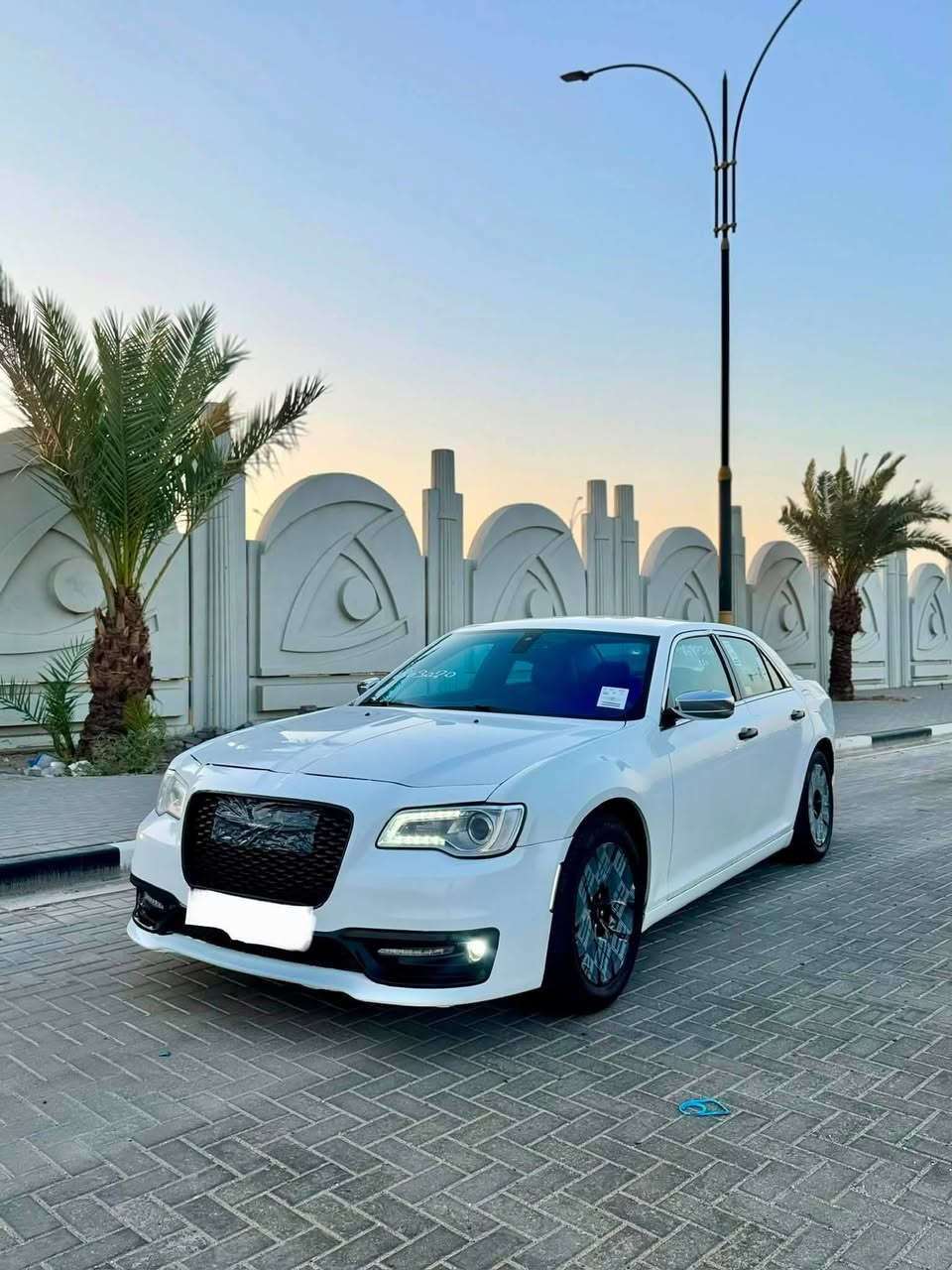 اوباما كرايسلر 2018
اوباما2018c
كير+محرك كفالة جدد
تبريد كفالة منضومة كاملة بـ600الف 
راديتر وفان ومروحة كله جديد بـ250الف 
غرفة نضيفة وجديدة 
والدواخل كلهه مسستمه كاربون ڤايبر 
بچمsعريض 
ويل 20 وجديد 
كلوب بلعينة ما مشتغل ابداً 
ارقام وسنوية كامل
سيارة جاهزة جاهزة للأخير 
📍مكاني البصرة
السعر 85وبيهه مجال........
***********
***********
الرقمين شغالات
